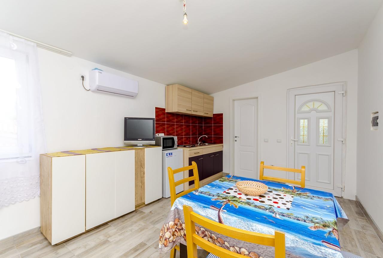 Apartments Mirko I Anda Donji Okrug  Екстер'єр фото